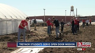 Treynor Students Serve Open Door Mission