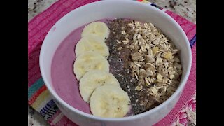 For a good smoothie bowl you just need a good blender