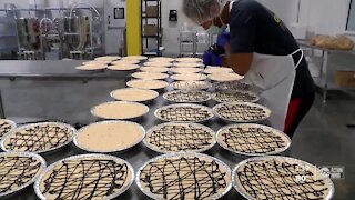 Local businesses team up to deliver pies to first responders across Tampa