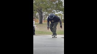 Do a kickflip 🗣️ #skate #skateboarding #fyp #skateboard #Skating #skatelife #cleanNnasty