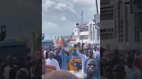 Nigerianos se manifestam contra a intervenção militar no Níger, chamando-a de 'injustiça'