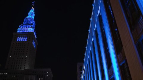 Downtown buildings light up blue in honor of fallen CLE police detective