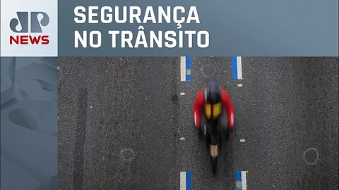 Prefeitura de SP perde prazo para colocar faixa azul para motos