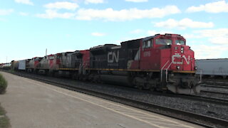 CN 8916 CN 2662 CN 2678 & CN 2663 Engines Manifest Train Westbound On Strathroy Sub