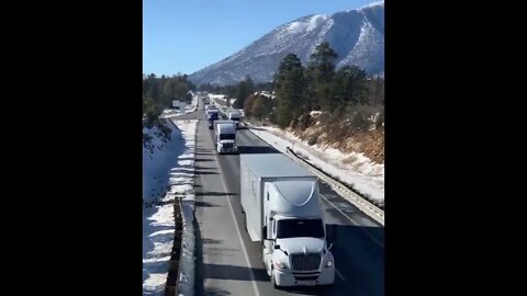 🇺🇸🇺🇸🇺🇸 USA STANDS UP FOR FREEDOM!!! ❤️❤️THOUSANDS OF TRUCKS FREEDOM CONVOY!!! 🇺🇸🇺🇸