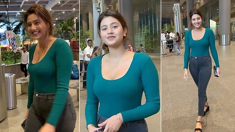 Anjali Arora spotted at Mumbai airport; pap says, 'Aapke aane se Mumbai hot ho gayi hai' 🔥📸