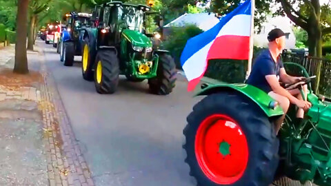 Love to see my Dutch Farmers taking over the streets... NEVER GIVE THEM AN INCH!!!