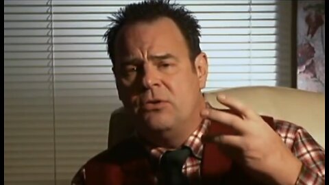 Dan Aykroyd recalls his "MEN IN BLACK" story along with his UFO sightings