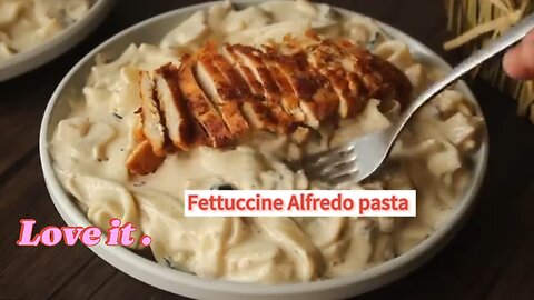 Fettuccine Alfredo pasta 😋. easy and quick recipe 😋