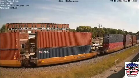 CN 2331 Leading WB UP Intermodal at Sedalia, MO on September 15, 2022 #steelhighway