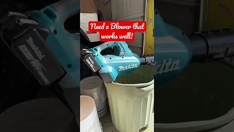 Nice blower that is cordless! Makita 36 Volt Blower 👍