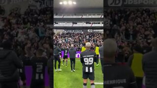 Jogadores do Botafogo saudando a torcida no Selhurst Park