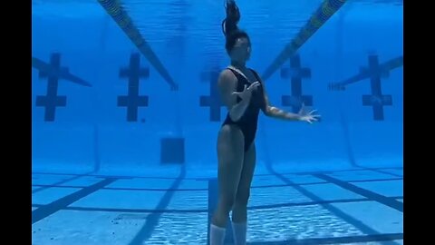 Underwater dancer Kristina Makushenko shows off her upside-down aquatic moonwalk and MJ .