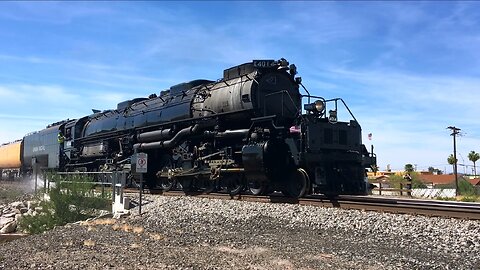 Railfanning the Union Pacific Gila Sub: 4014 Drifts into GIla Bend, AZ, 10-16-19