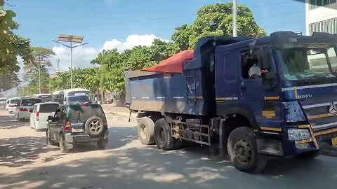 Zanzibar, Tanzania: Bus from Maungani to Stonetown(Construction in Zanzibar)