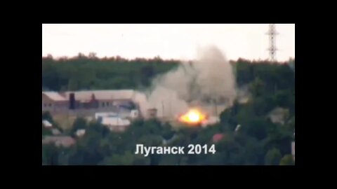 Footage of an artillery shelling and bombing city of Lugansk by army of Ukraine, 2014