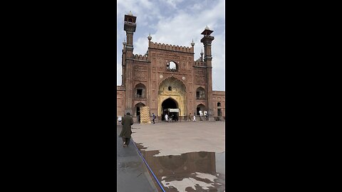 Badshahi Mosque view