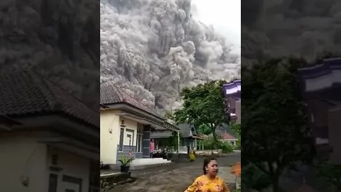 Highest volcano on the Indonesian island #shorts #volcano #indonesia