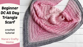 How to crochet a triangle shawl for beginners in double crochet only!