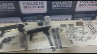 Polícia apreende duas submetralhadoras e drogas em Manhuaçu