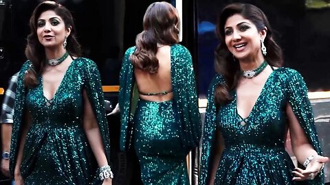 Shilpa Shetty Flaunts Her Hot Cleavage In Deep Neck Bodycon Outfit At India Best Dancer Set 😍🔥