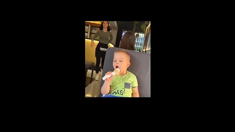 Cute boy eating icecream 🍦🍦 and girl kissing 💝😍