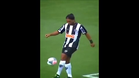 Ronaldinho skills 😍