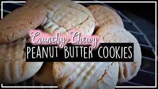 Crunchy Chewy Peanut Butter Cookies//Peanut Butter Cookie Recipe