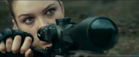 Infinite - Sniper vs. Drones: Nora (Sophie Cookson) attacks Bathurst (Chiwetel Ejiofor).