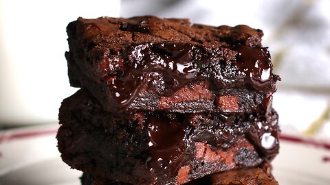 Fudge Brownies with Milk Chocolate/The Best Fudgy Brownies Ever