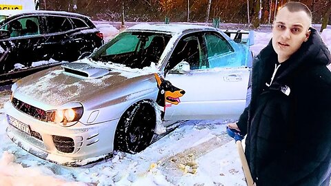 SUBARU IMPREZA TERRORYZUJE MIASTO PODCZAS SNIEŻYCY