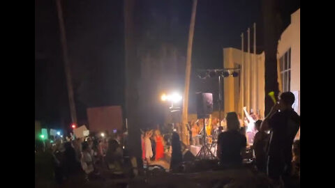 Israelis protesting into the night against Coronavirus tyranny