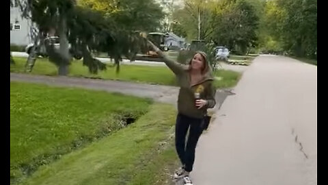 Woman Grabs Tree Fail! #funny #video