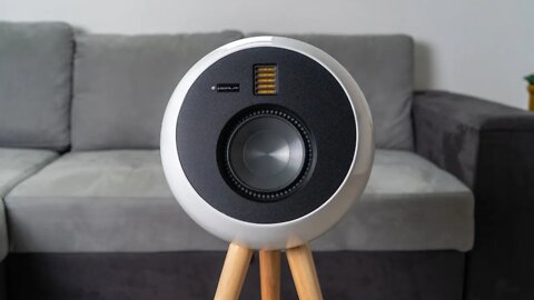 OEPLAY: Powerful Hi-Fi Speaker with Iconic Design