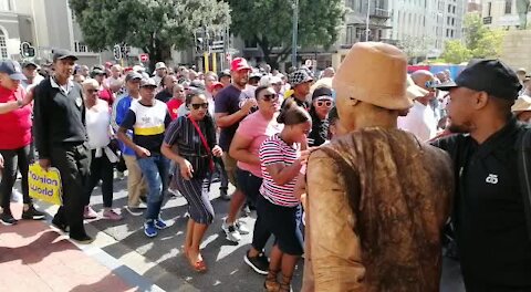 SOUTH AFRICA - Cape Town - SAPS March to Parliament (Video) (4ke)