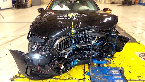 BMW 5 Series (2023) Crash Test
