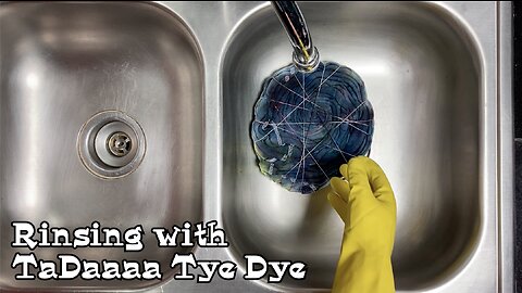 Rinsing Tie Dye with TaDaaaa Tye Dye: Symmetrical Spiral