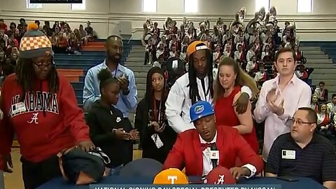 4 Star Recruit Mom Walks Out On Him Live On TV Because He Didn't Pick The School She Wanted!