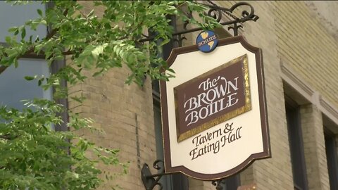 The Brown Bottle in Schlitz Park closes its doors permanently