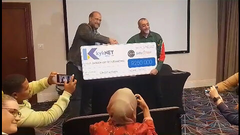 Watch: Comedian Melt Sieberhagen donates his winnings of R250k to Gift of the Givers