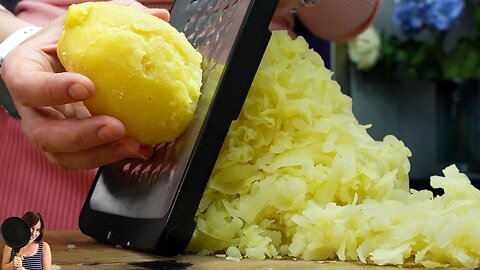 Simply prepare 2 grated potatoes. It's so delicious that I make it often. No oven. ASMR