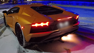 Lamborghini Shoots Spikes Of Flame From Exhaust Pipe