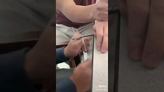 Guy Uses Rubber Band To Melt Pen tiktok trizzytrey02