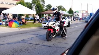 Sportbike and Dodge Challenger SRT Do Burnouts in Traffic