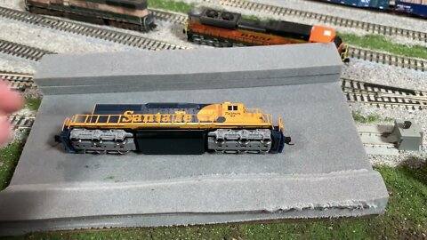 Empty Wallet Wednesday: Installing a Dcc board in Kato Sd40s and SD70ACEs.