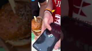 CASTIGI UN MENIU GRATIS DACA MA URMARESTI PE TIKTOK #oguritamica #mancaciosul #food #romania