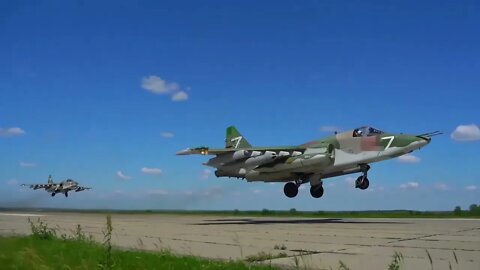 🇷🇺 Su-25 Fighters Destroyed Ukrainian Camouflaged Fortified Field Positions & Armoured Vehicles