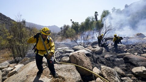 Southern California Fire Forces Evacuations, Shuts Down Some Roads