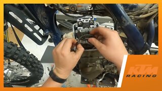 Why the KTM top ends are the easiest to adjust valves and rebuild ! (Great Engineering)