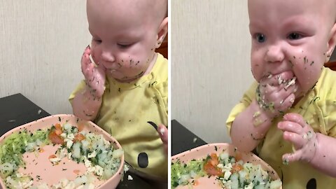 Baby makes adorably huge mess while eating dinner
